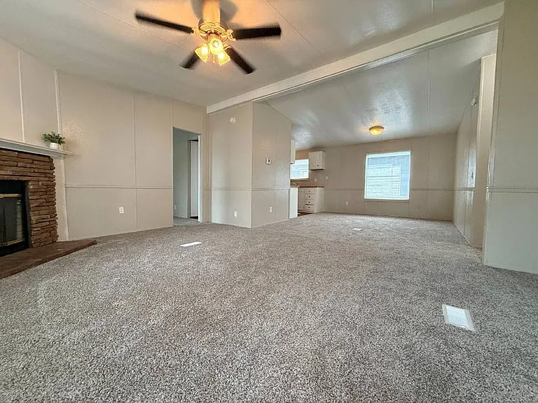 2318 Charlotte Dr — Photo 3