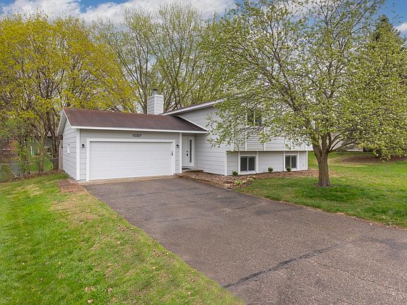 4th image of 10307 Englewood Dr
