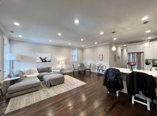 3646 N Fremont St APT 2, Chicago, IL 60613