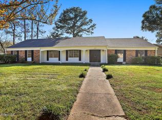 304 Hampton St, Clinton, MS 39056