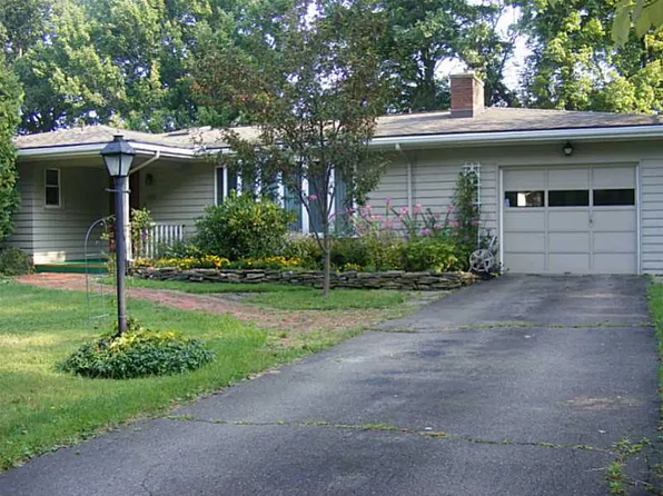 375 Jackson Park Dr, Meadville, PA 16335