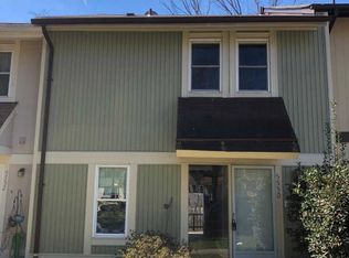 5550 Peppercorn Dr, Burke, VA 22015