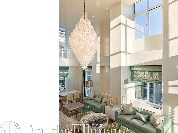 2nd image of 60 E 55th St