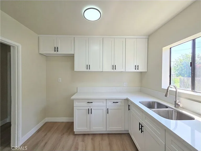 5552 Lewis Ave #M — Photo 6
