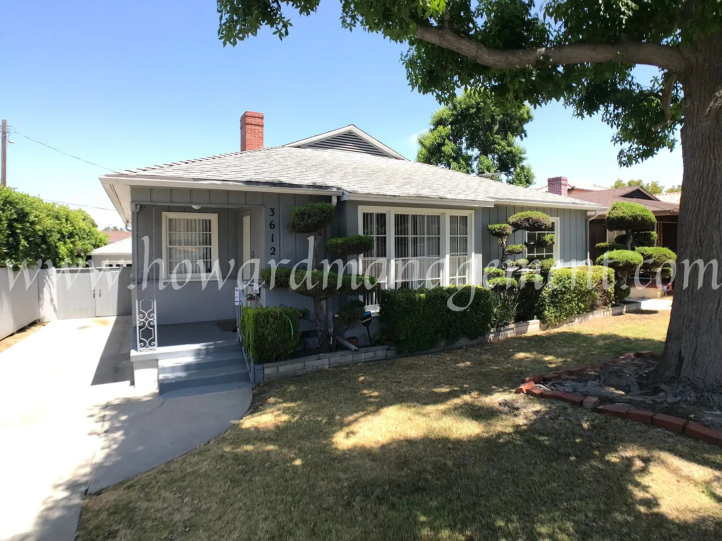 Spacious tri-level home in the Mar Vista Hills with a DEN — Photo 2