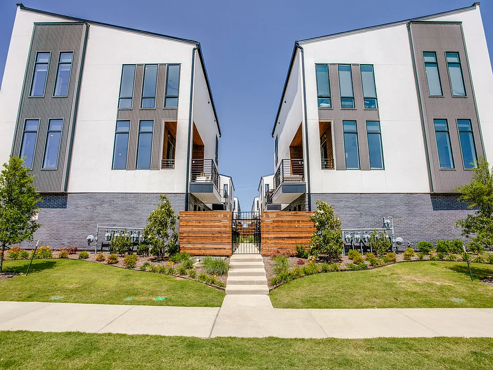 2190 Bennett Ave #302