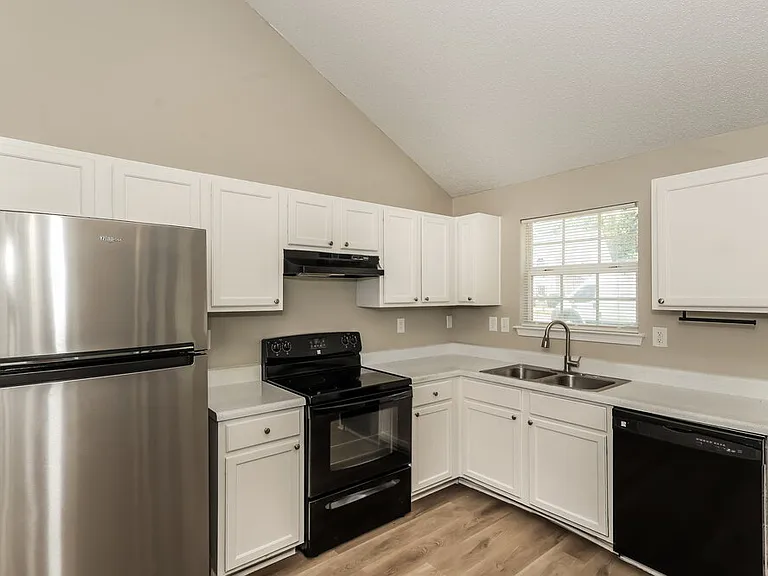 725 Cherry Branch Cir — Photo 9