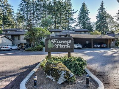 19117 Ballinger Way NE APT 103, Lake Forest Park, WA, 98155