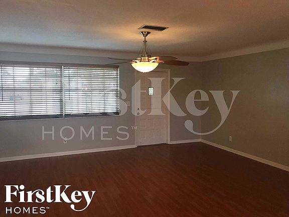 3rd image of 4251 SW 20th St