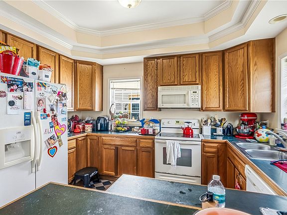 4th image of 3314 N Park Dr