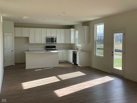 2nd image of 6837 Bridle Oaks Ct