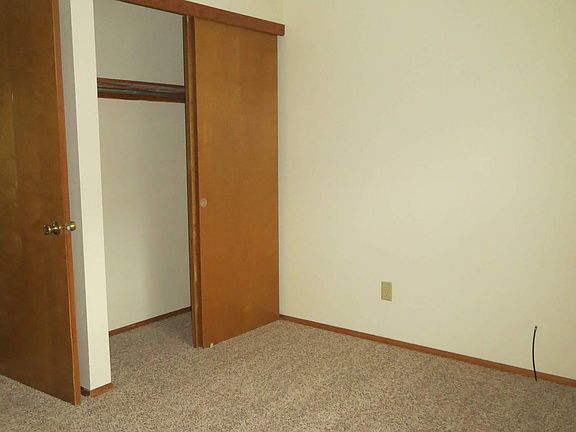 BEDROOM CLOSET