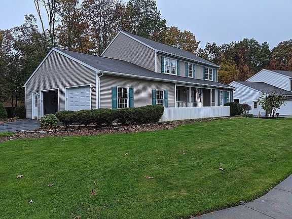 2nd image of 601 Severn Dr