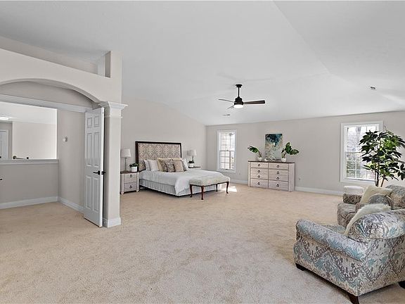 4th image of 31027 Logan Ct