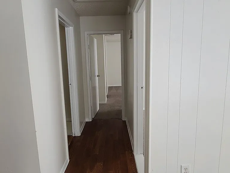 1101 Spring Meadow Dr — Photo 4