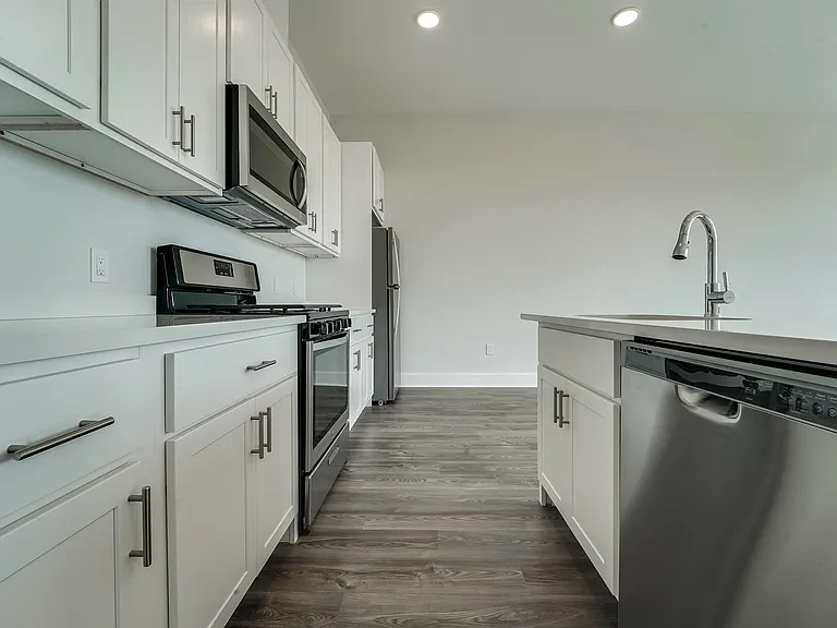 660 Grand St #310 — Photo 2