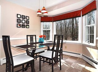 505 Stone Ridge Dr, East Greenwich, RI 02818