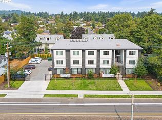 10985 E Burnside St #9, Portland, OR