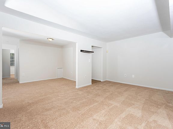 5th image of 874 College Pkwy APT 202