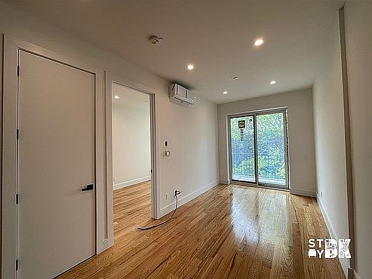 5th image of 332 E 28th St #2C