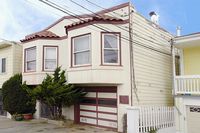 1st image of 529 Brussels St