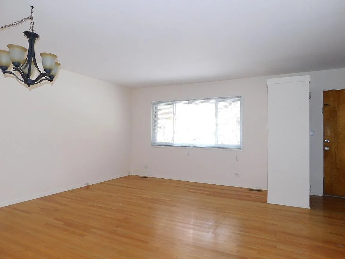918 Columbus St photo 1