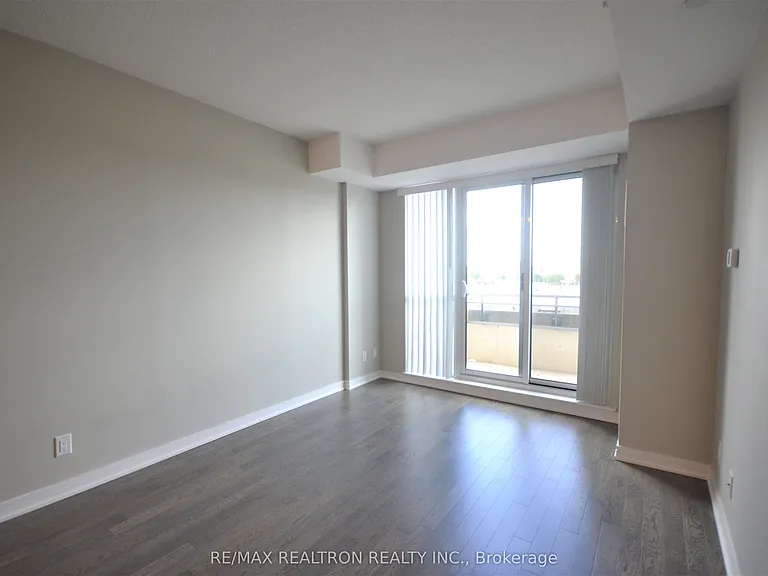 9201 Yonge St #703 — Photo 7