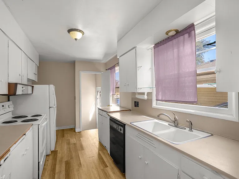 1731 NE Liberty St — Photo 4