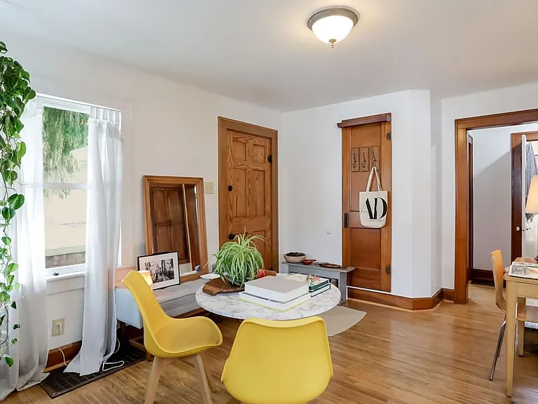 626 S Mitchell St — Photo 3