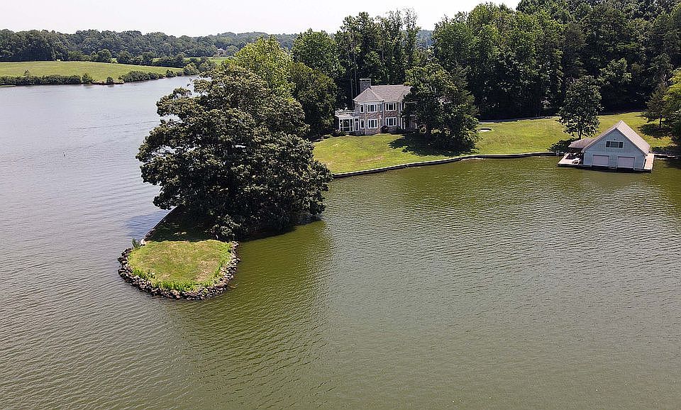 1st image of 217 Windway Dr