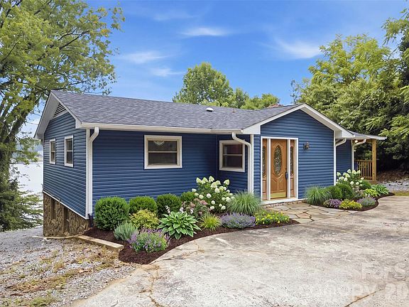 3rd image of 7016 Hyde St