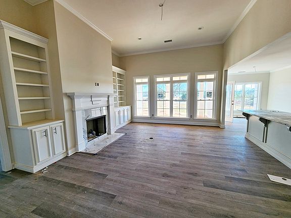 3rd image of 528 Churchview Dr