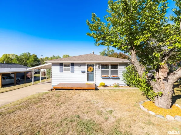 1509 Henry St, Pekin, IL 61554