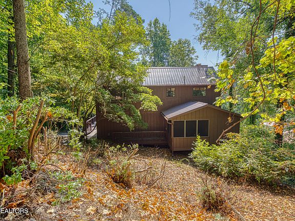 2nd image of 2508 Craghead Ln