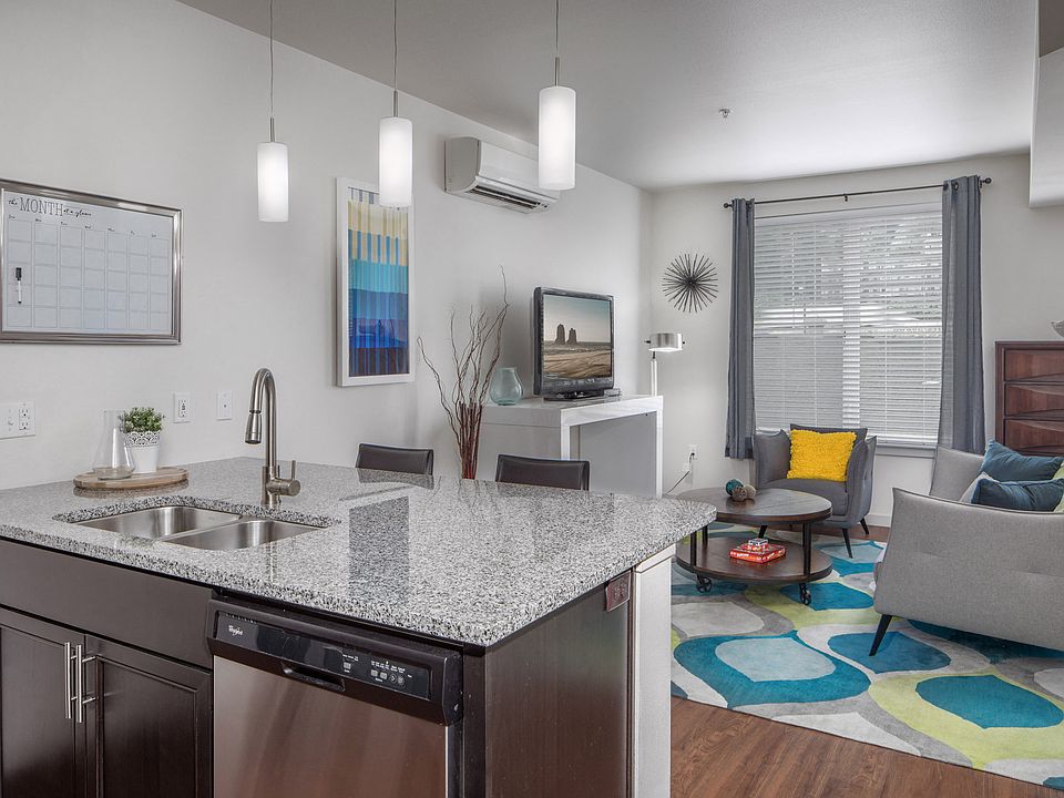 1st image of 3833 SW Bond Ave #2358122