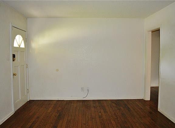 3rd image of 4805 Flagstone Dr