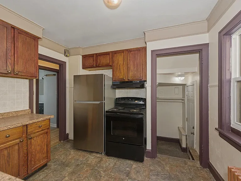 221 Snelling Ave — Photo 9
