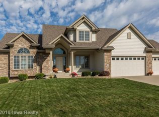 15415 Brookview Dr, Urbandale, IA 50323