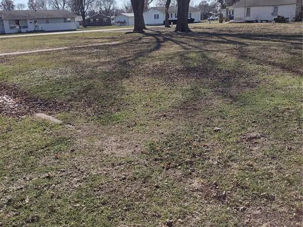 405 W Bland St, Vandalia, MO 63382