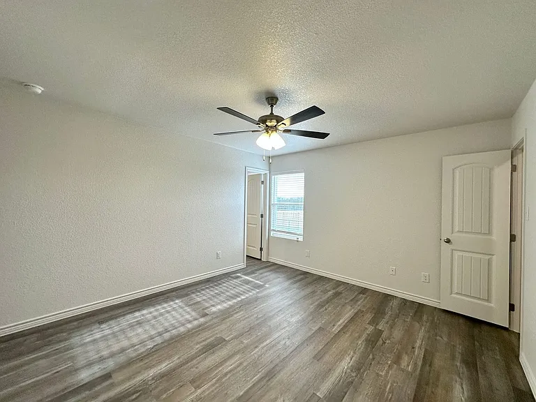 234B Dolphin Dr — Photo 26