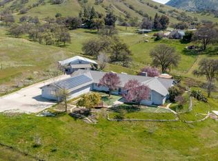 6955 Morain Dr, Sanger, CA
