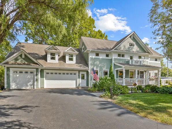 1330 S 7th St, Saint Charles, IL 60174