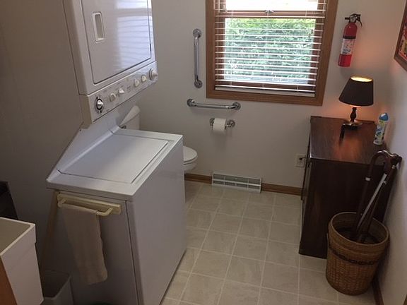 5th image of 1809 Meadow Dr