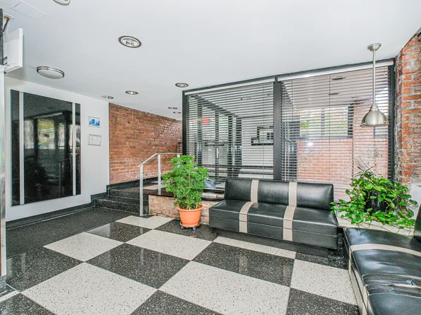 6901 Narrows Avenue image 3 of 25