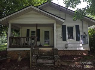 79 Hilltop Dr, Waynesville, NC 28786