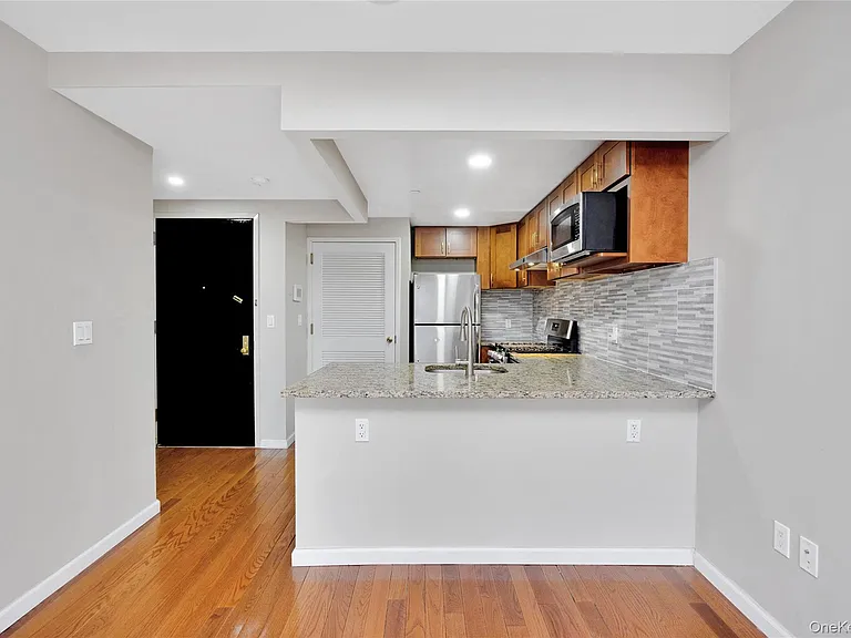 172-18 Jamaica Ave #5C — Photo 12