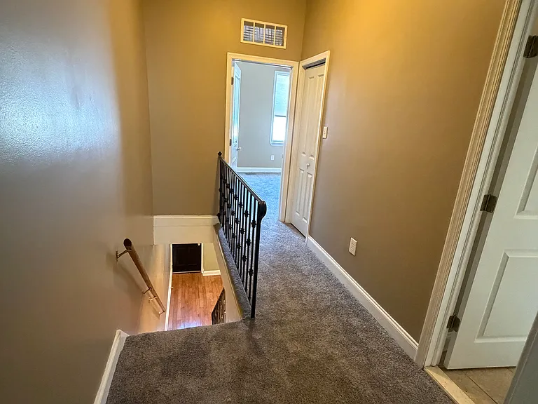 2437 S Darien St — Photo 9