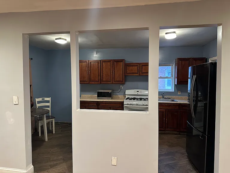 118-36 227 — Photo 10