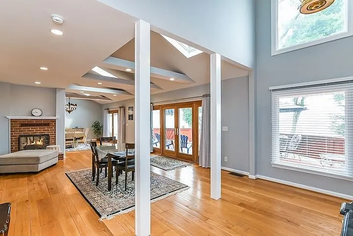 919 Bryant Ave — Photo 10