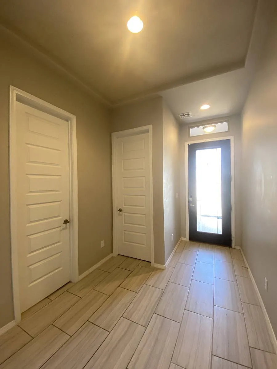 Building Photo - 6316 Kestrel Dr NE